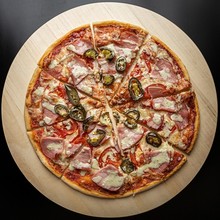 Пицца Мексиканская с соусом халапеньо 31см